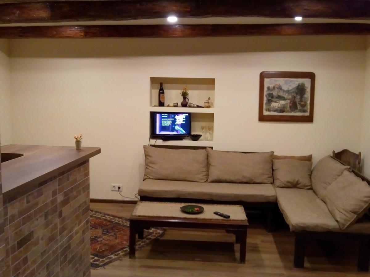 Low Budget Room With King Size Bed Tbilisi Exterior photo